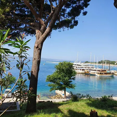 Ap Blue Adriatic أوميس